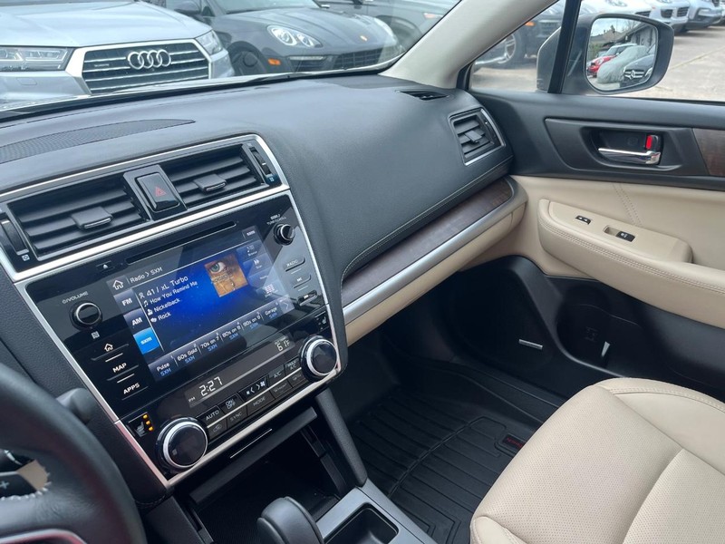 Subaru Outback Vehicle Full-screen Gallery Image 27