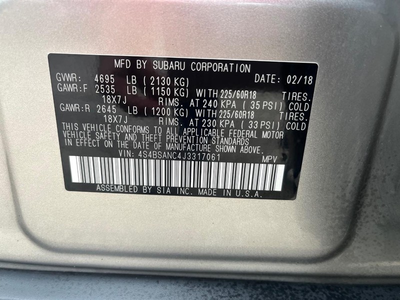 Subaru Outback Vehicle Full-screen Gallery Image 31