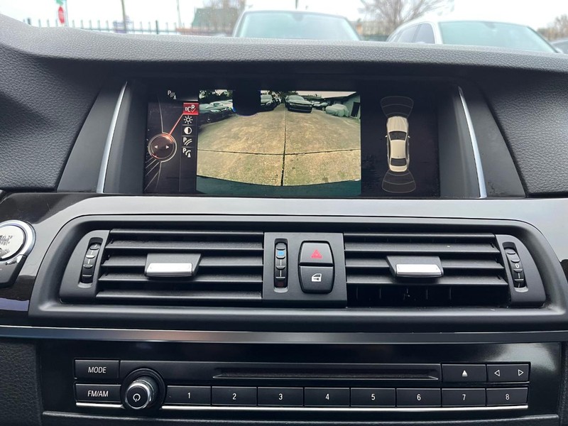 BMW 535i Vehicle Full-screen Gallery Image 23