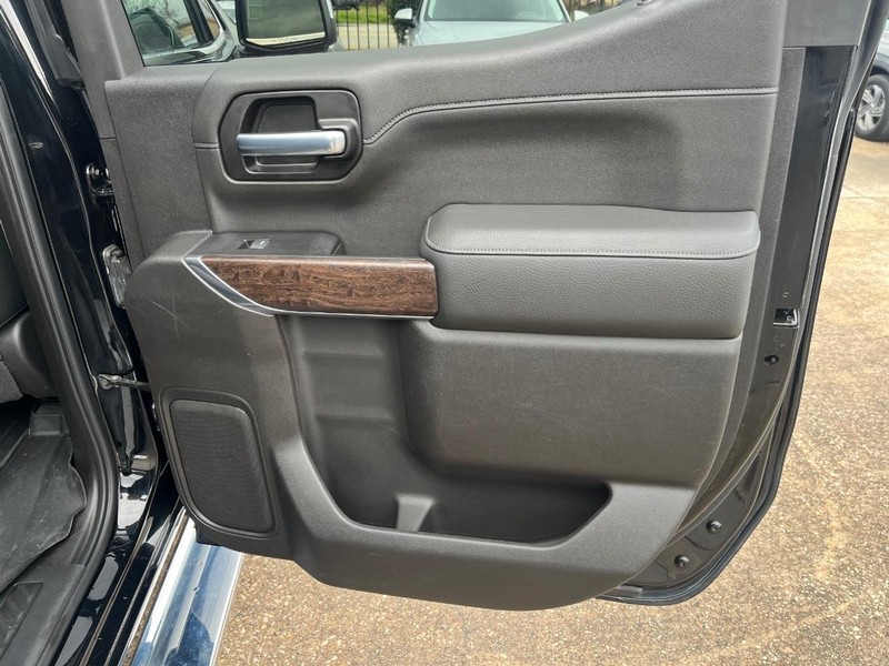 GMC Sierra 1500 Vehicle Full-screen Gallery Image 15