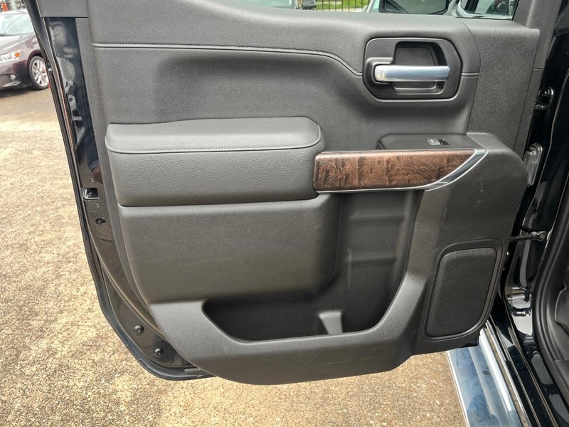 GMC Sierra 1500 Vehicle Full-screen Gallery Image 19
