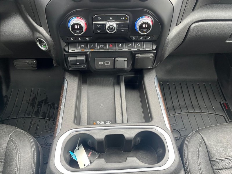 GMC Sierra 1500 Vehicle Full-screen Gallery Image 25