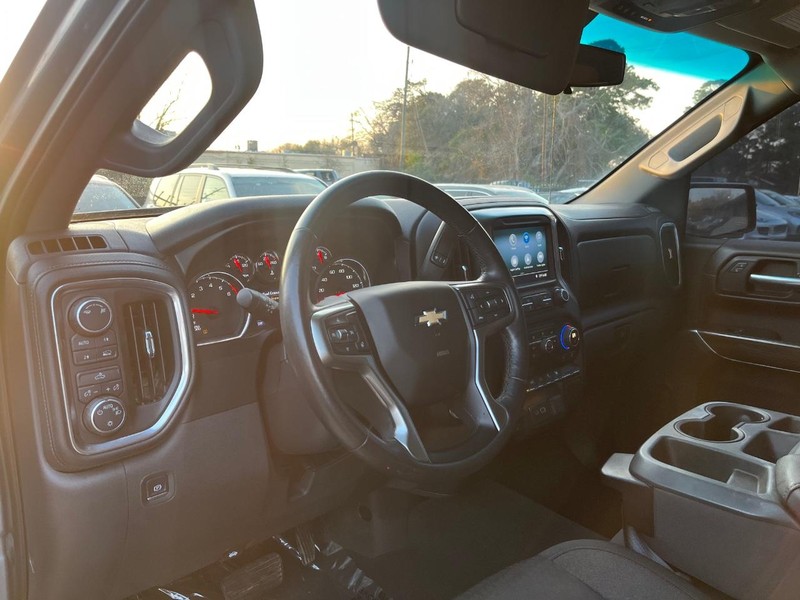Chevrolet Silverado 1500 Vehicle Full-screen Gallery Image 10