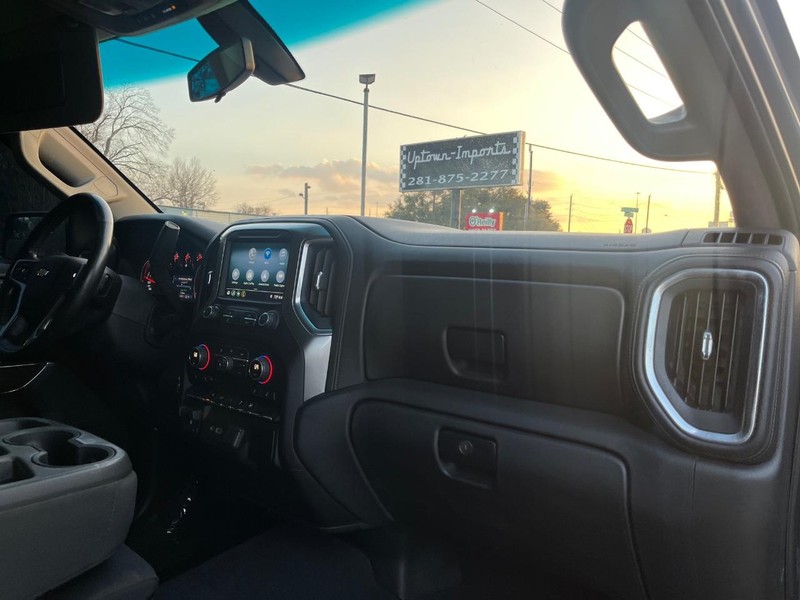Chevrolet Silverado 1500 Vehicle Full-screen Gallery Image 13