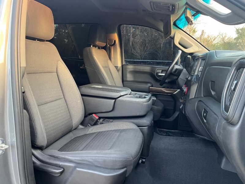 Chevrolet Silverado 1500 Vehicle Full-screen Gallery Image 14