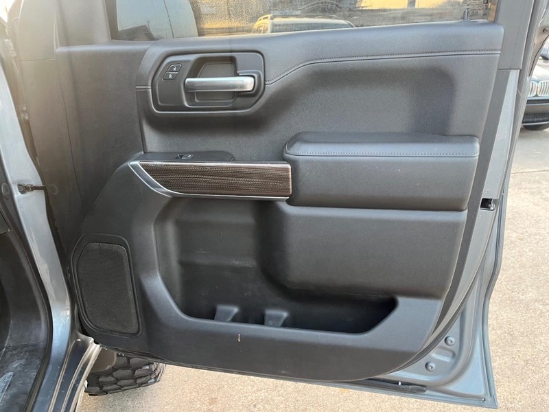 Chevrolet Silverado 1500 Vehicle Full-screen Gallery Image 15