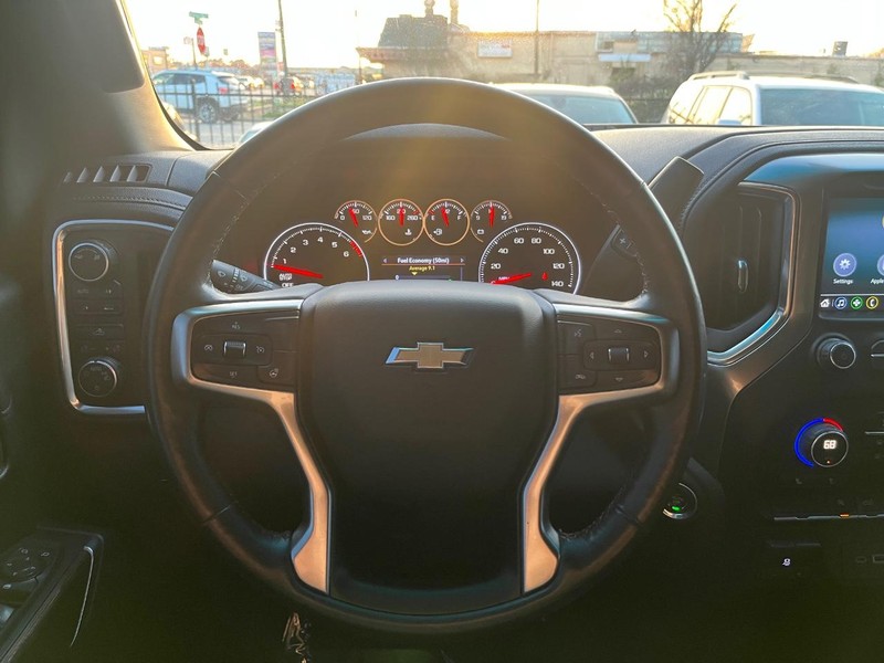Chevrolet Silverado 1500 Vehicle Full-screen Gallery Image 20