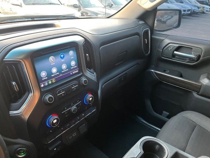Chevrolet Silverado 1500 Vehicle Full-screen Gallery Image 25
