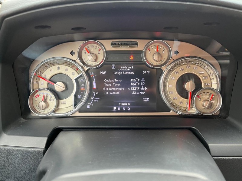 Ram 1500 Vehicle Full-screen Gallery Image 21