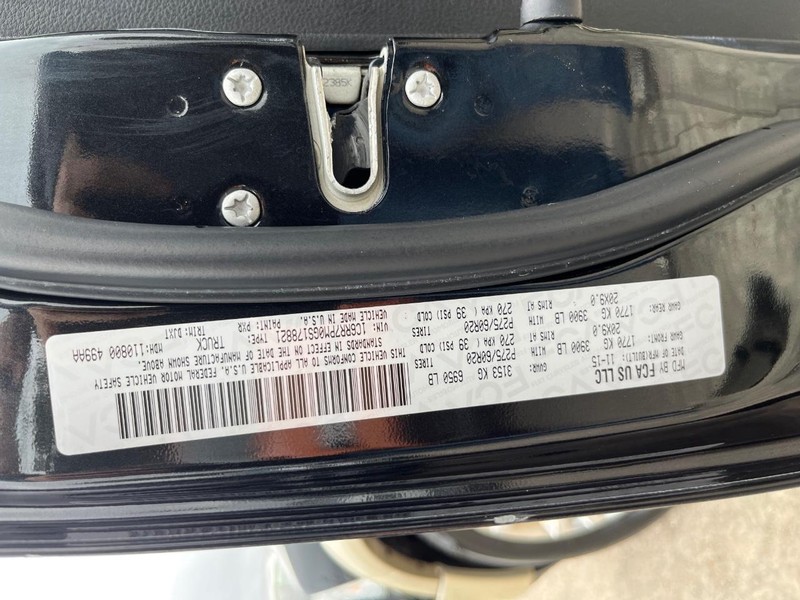 Ram 1500 Vehicle Full-screen Gallery Image 31