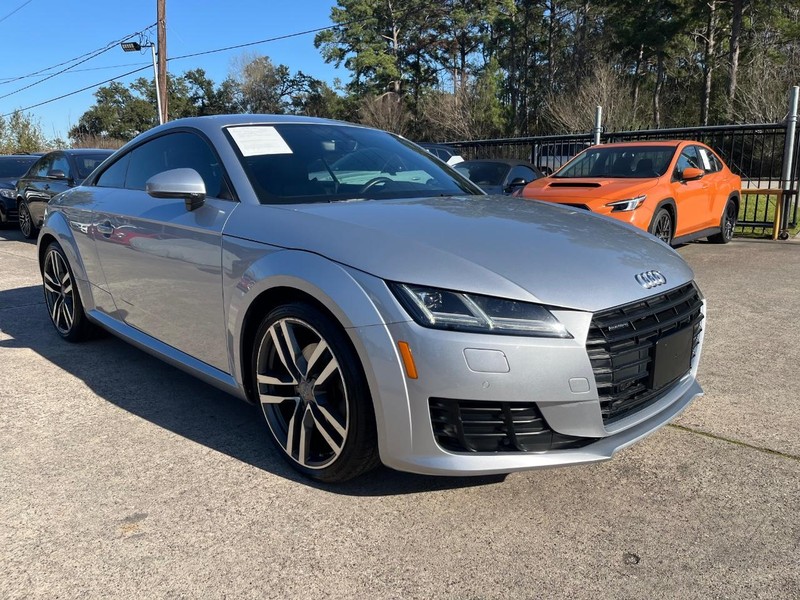 Audi TT Vehicle Full-screen Gallery Image 04