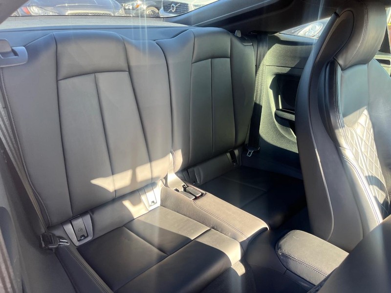 Audi TT Vehicle Full-screen Gallery Image 16