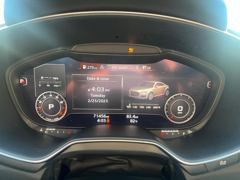 Audi TT Vehicle Full-screen Gallery Image 18
