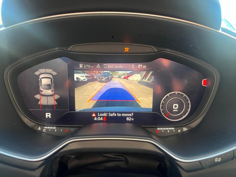 Audi TT Vehicle Full-screen Gallery Image 19