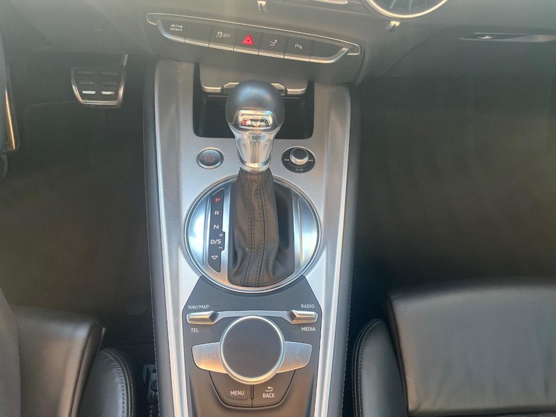 Audi TT Vehicle Full-screen Gallery Image 22