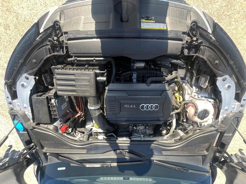 Audi TT Vehicle Full-screen Gallery Image 24