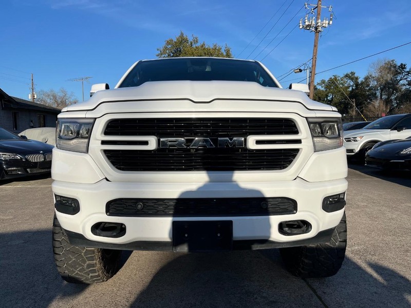 Ram 1500 Vehicle Full-screen Gallery Image 02