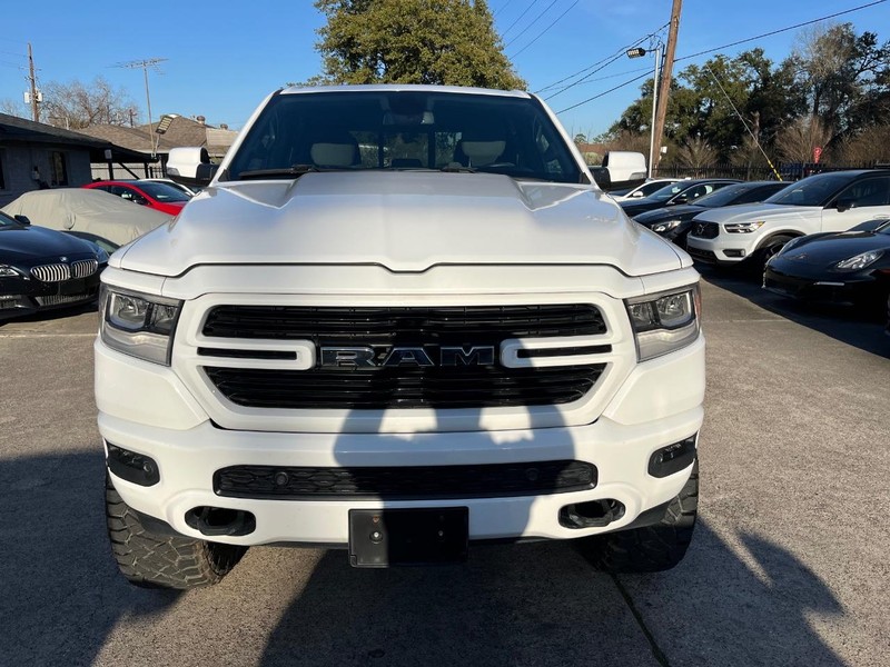 Ram 1500 Vehicle Full-screen Gallery Image 03
