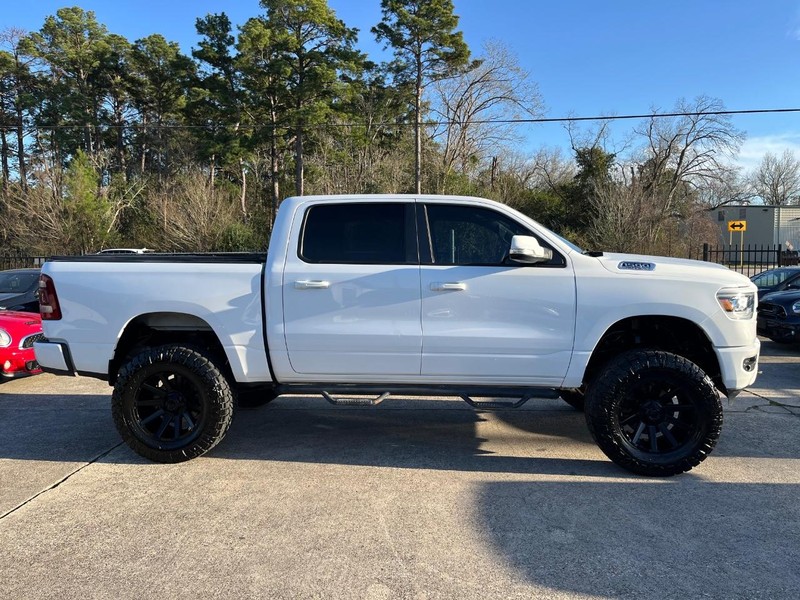 Ram 1500 Vehicle Full-screen Gallery Image 05