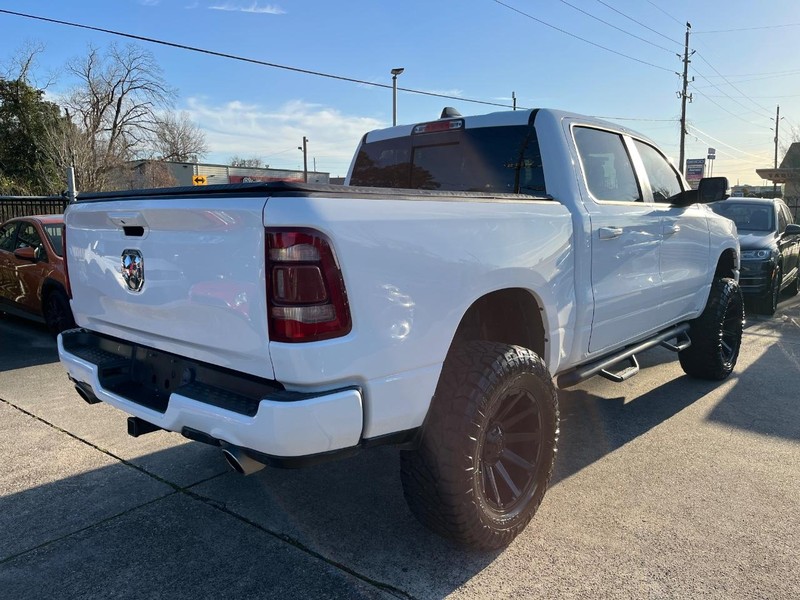 Ram 1500 Vehicle Full-screen Gallery Image 06