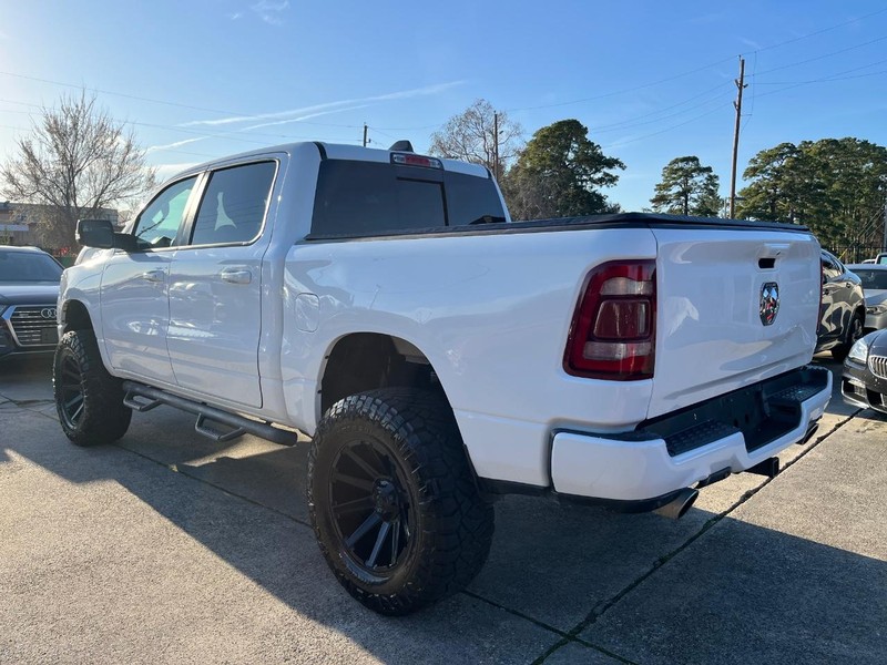 Ram 1500 Vehicle Full-screen Gallery Image 08