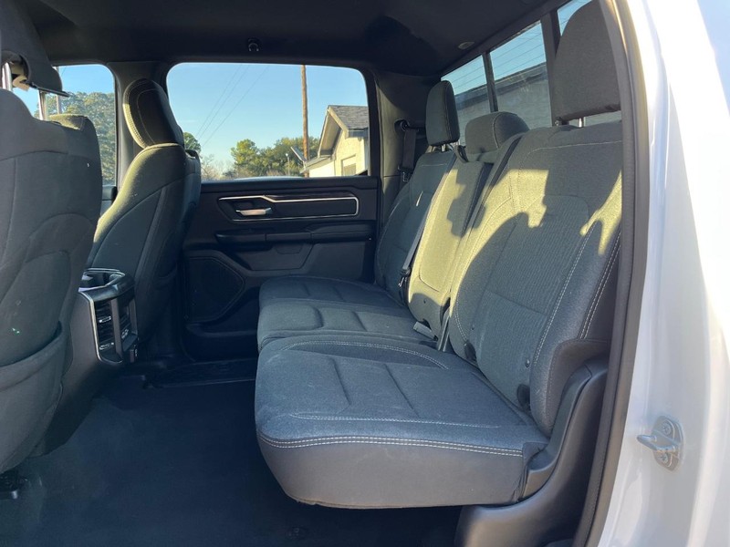 Ram 1500 Vehicle Full-screen Gallery Image 18