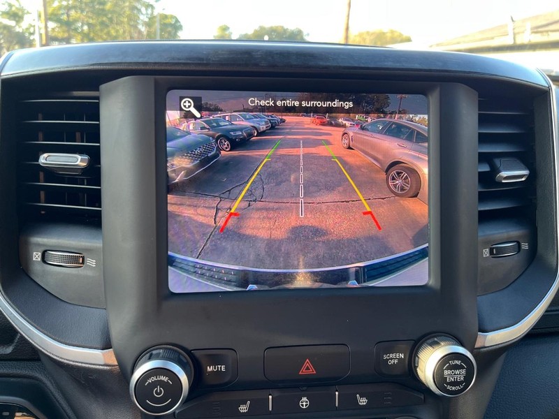 Ram 1500 Vehicle Full-screen Gallery Image 22
