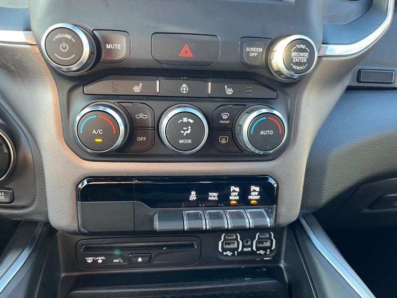 Ram 1500 Vehicle Full-screen Gallery Image 23