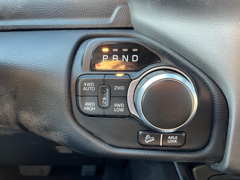 Ram 1500 Vehicle Full-screen Gallery Image 24
