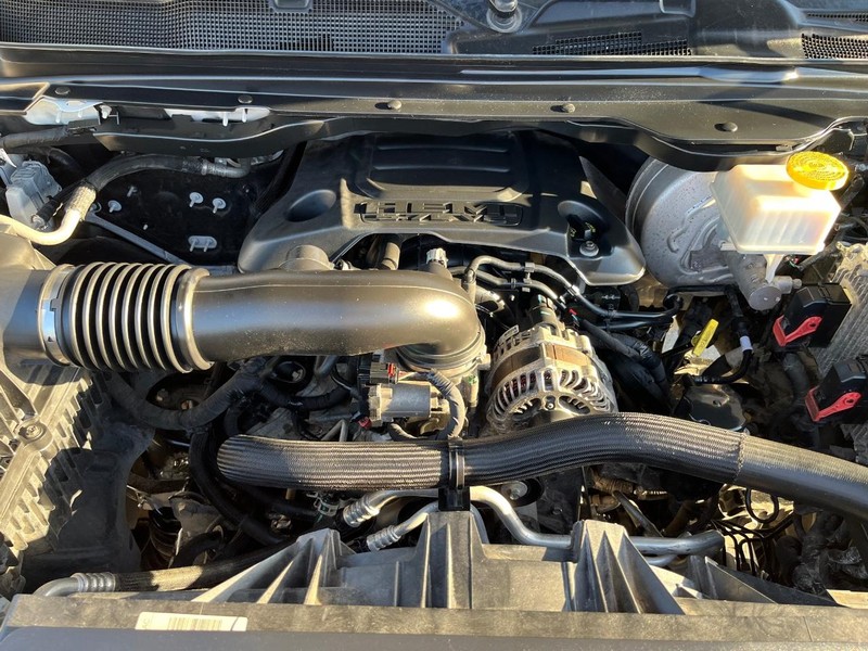 Ram 1500 Vehicle Full-screen Gallery Image 28