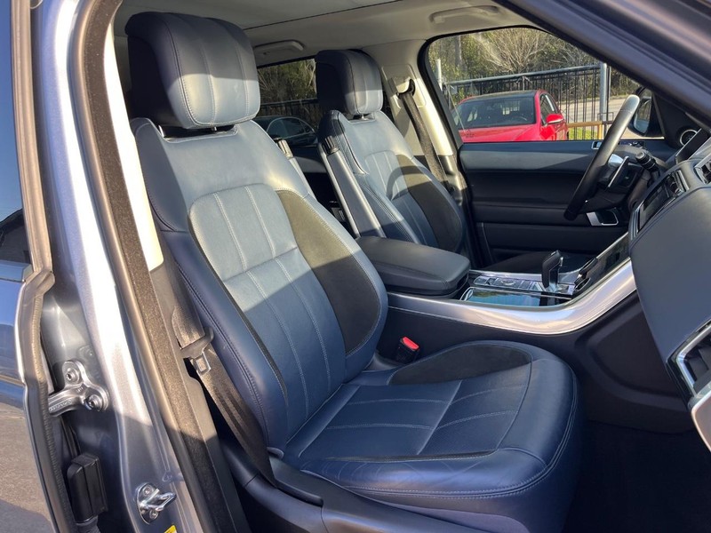 Land Rover Range Rover Sport Vehicle Full-screen Gallery Image 14