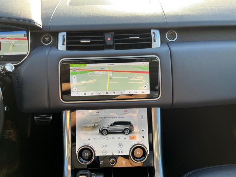 Land Rover Range Rover Sport Vehicle Full-screen Gallery Image 22