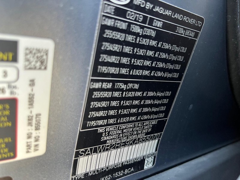 Land Rover Range Rover Sport Vehicle Full-screen Gallery Image 30