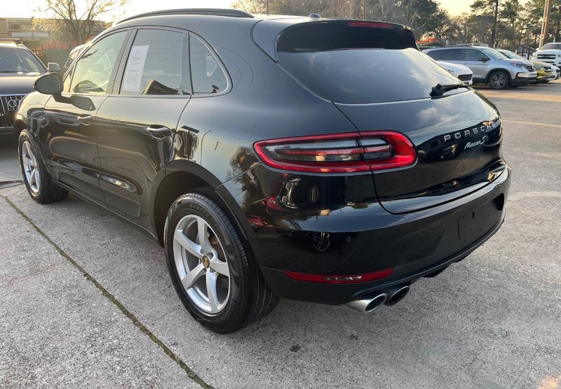 Porsche Macan Vehicle Full-screen Gallery Image 08