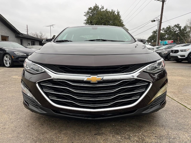 Chevrolet Malibu Vehicle Full-screen Gallery Image 02