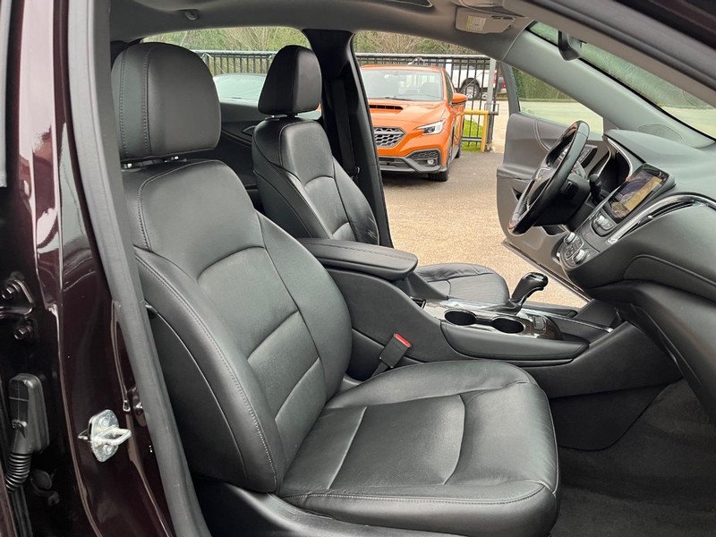 Chevrolet Malibu Vehicle Full-screen Gallery Image 14