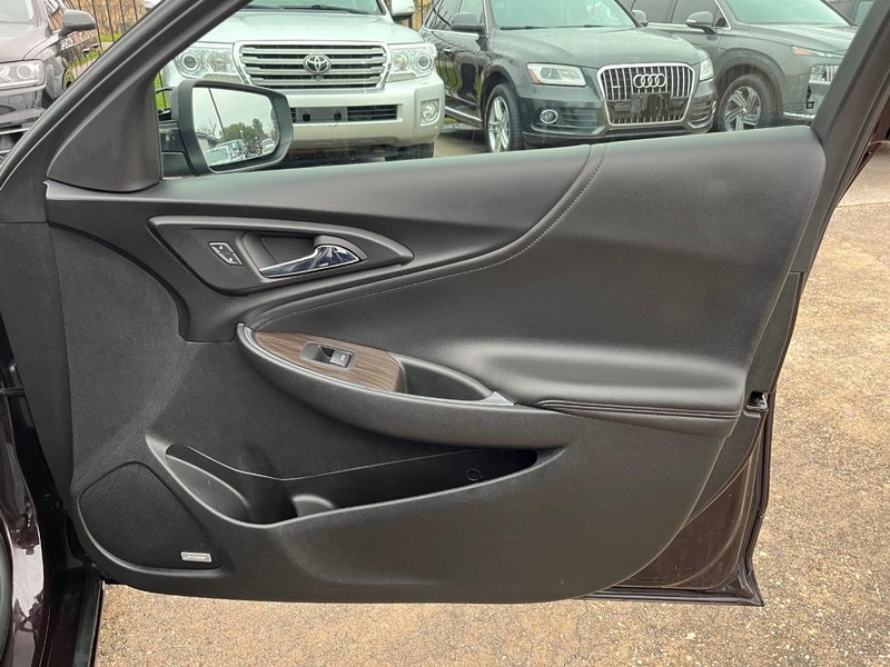 Chevrolet Malibu Vehicle Full-screen Gallery Image 15