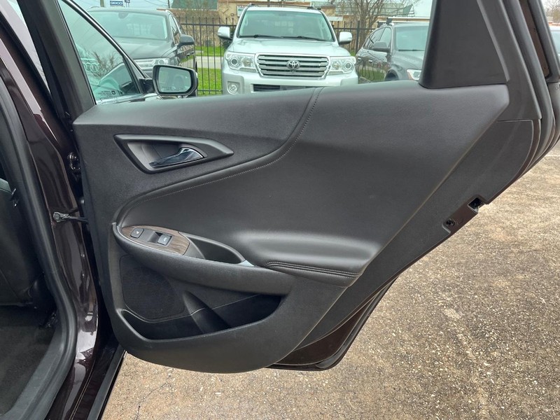 Chevrolet Malibu Vehicle Full-screen Gallery Image 19