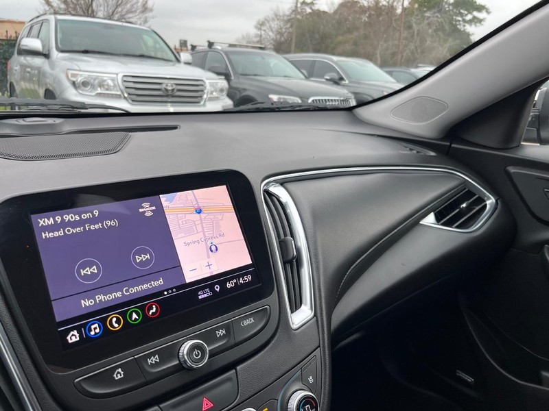 Chevrolet Malibu Vehicle Full-screen Gallery Image 24