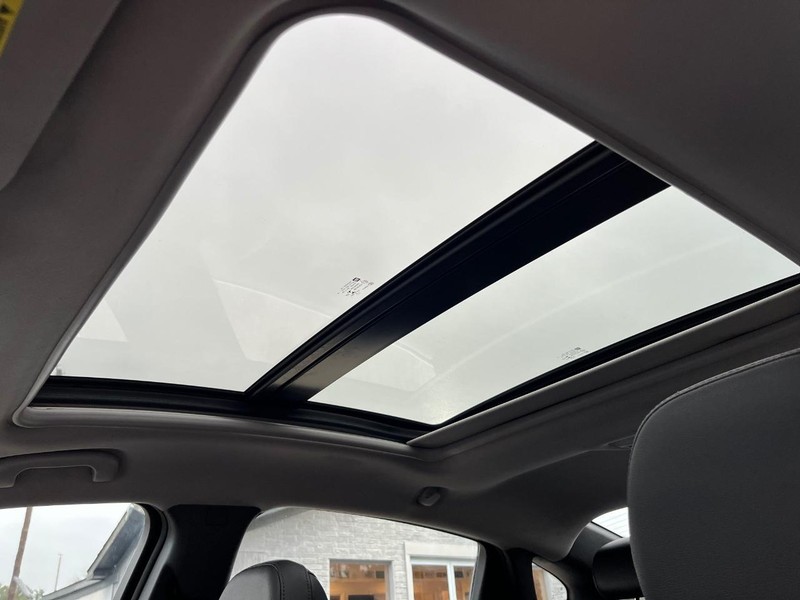 Chevrolet Malibu Vehicle Full-screen Gallery Image 25