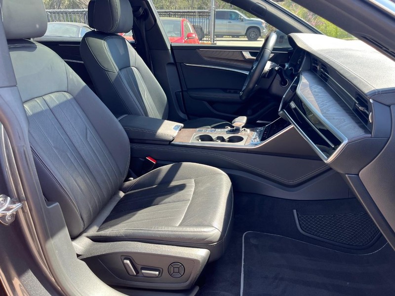 Audi A7 Vehicle Full-screen Gallery Image 10