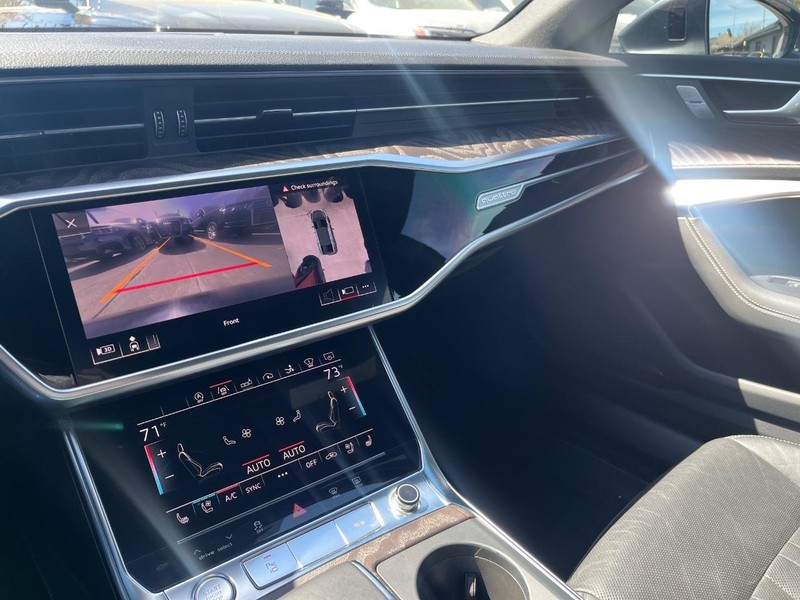Audi A7 Vehicle Full-screen Gallery Image 23
