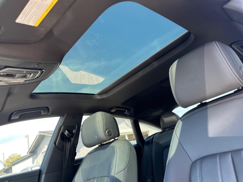 Audi A7 Vehicle Full-screen Gallery Image 24