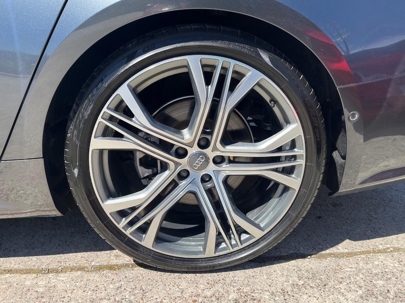 Audi A7 Vehicle Full-screen Gallery Image 25