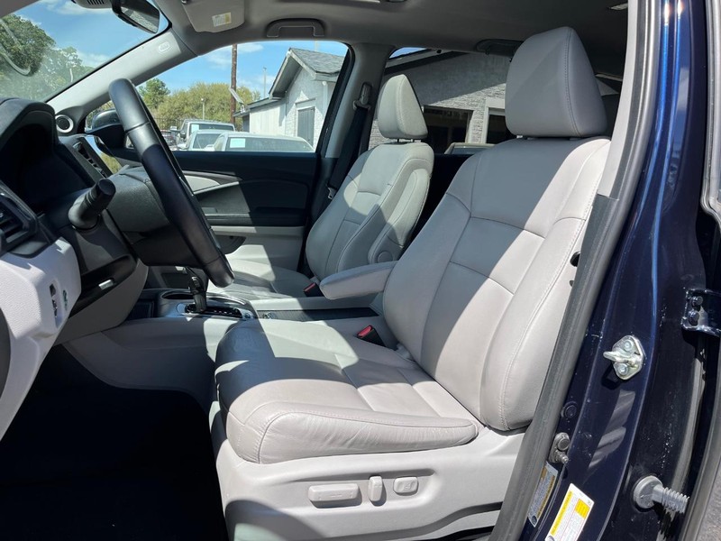 Honda Pilot Vehicle Full-screen Gallery Image 11