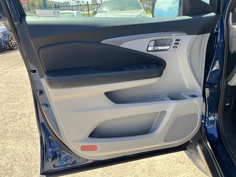 Honda Pilot Vehicle Full-screen Gallery Image 12
