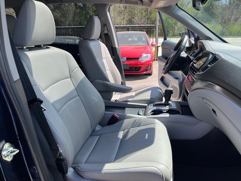 Honda Pilot Vehicle Full-screen Gallery Image 14