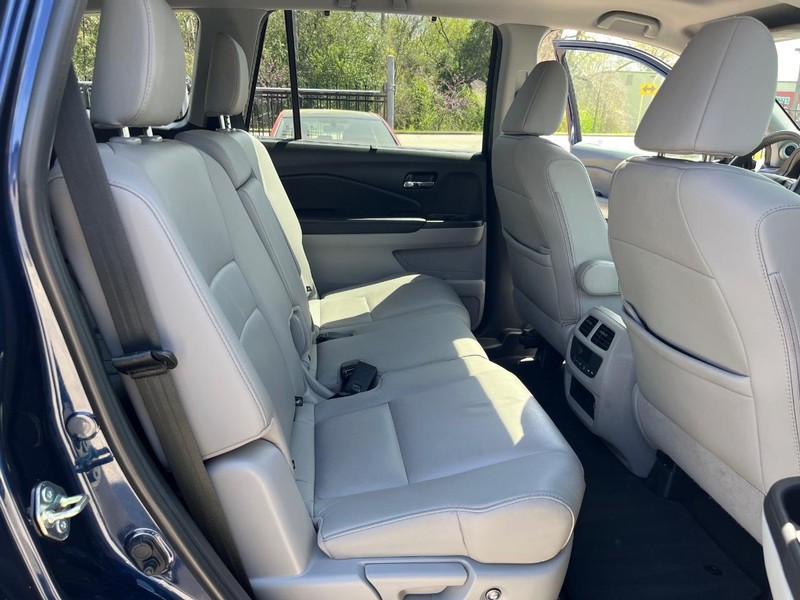 Honda Pilot Vehicle Full-screen Gallery Image 16