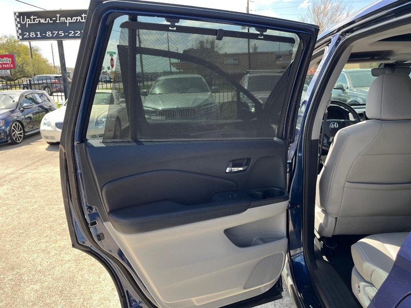Honda Pilot Vehicle Full-screen Gallery Image 19
