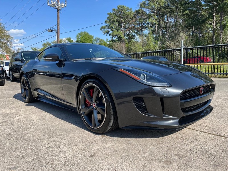 Jaguar F-Type Vehicle Full-screen Gallery Image 04
